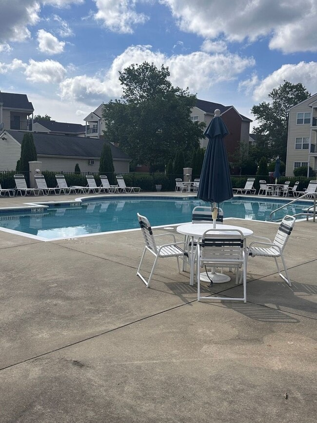 811 Brassie Ln in Glen Allen, VA - Building Photo - Building Photo