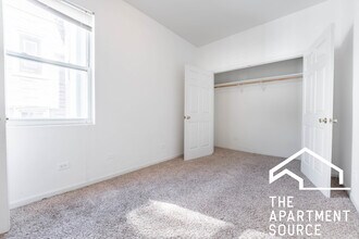 2112 N Campbell Ave, Unit 1 in Chicago, IL - Building Photo - Building Photo