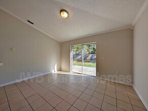 8227 Oak Crossing Dr W in Jacksonville, FL - Building Photo - Building Photo