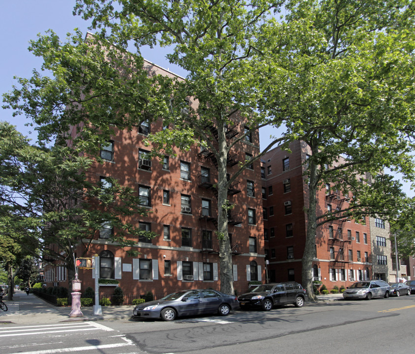 5520 15th Ave in Brooklyn, NY - Building Photo