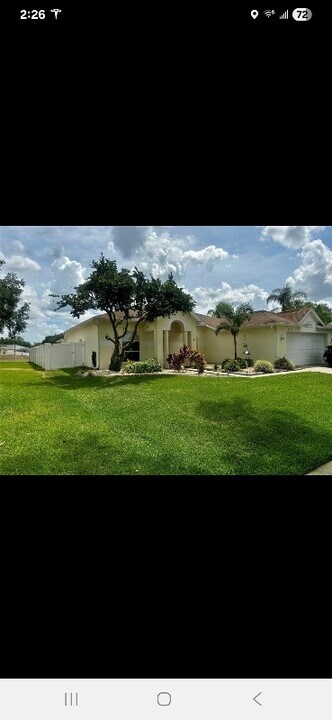 4613 Portobello Cir in Valrico, FL - Building Photo