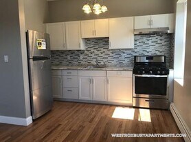 24 Ridgecrest Terrace, Unit 12 in Boston, MA - Building Photo