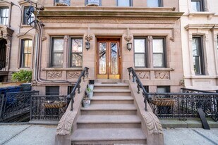 253 8th St in Jersey City, NJ - Building Photo