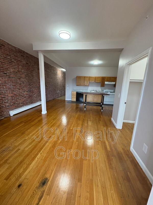 32 Hartwell St in Boston, MA - Building Photo - Building Photo