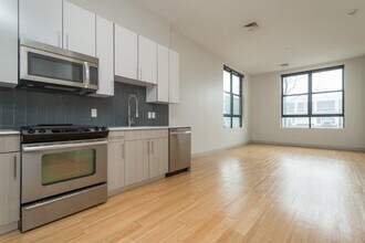 320 D St in Boston, MA - Foto de edificio - Building Photo