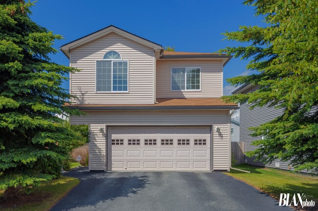 property at 11050 Solitude Cir