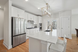 4 Vanderbilt Blvd in Florham Park, NJ - Building Photo - Building Photo