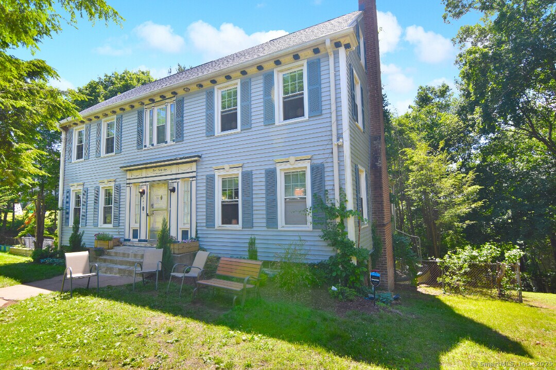 541 Willow St in Waterbury, CT - Building Photo