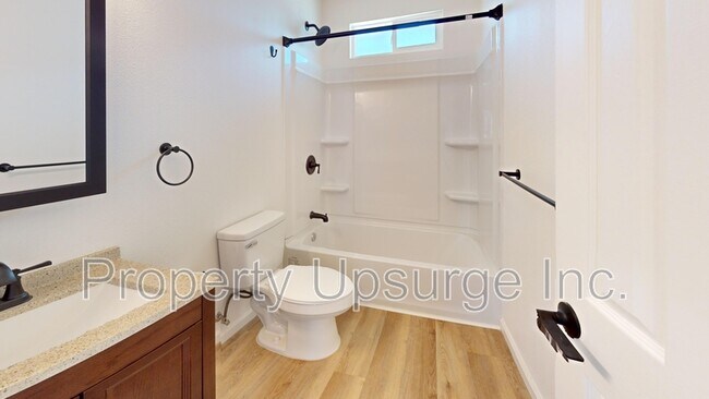 415 Lake Blvd in Redding, CA - Building Photo - Building Photo