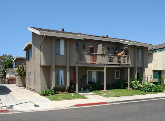 16971 Hoskins St in Huntington Beach, CA - Building Photo - Building Photo