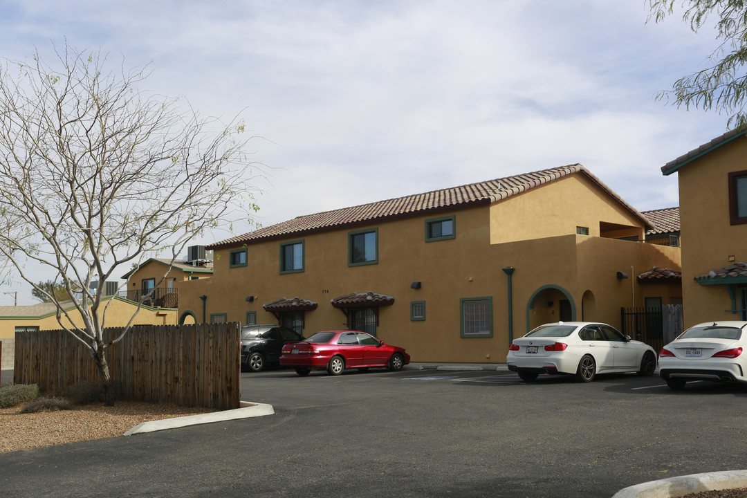 The Compound Luxury Student Housing in Tucson, AZ - Foto de edificio