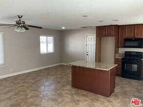 19125 Ottawa Rd in Apple Valley, CA - Building Photo - Building Photo