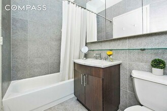 80 John St, Unit 3E in New York, NY - Building Photo - Building Photo