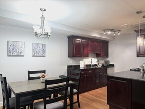 10S771 Clarendon Hills Rd in Willowbrook, IL - Building Photo - Building Photo