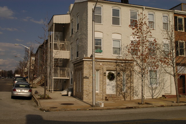 2200 Fleet St in Baltimore, MD - Building Photo - Building Photo