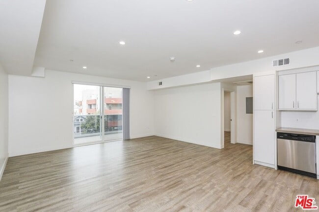 property at 744 Hartford Ave