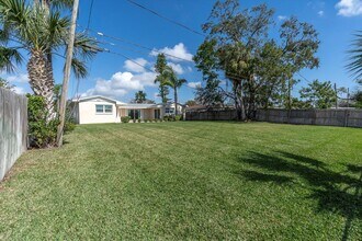 1230 75th Ave N in St. Petersburg, FL - Building Photo - Building Photo