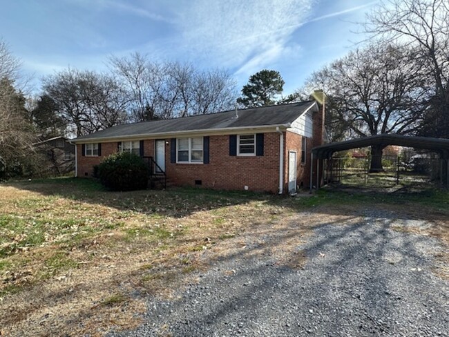 1729 Fieldcrest Cir in Rock Hill, SC - Building Photo - Building Photo