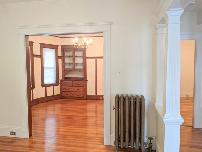 19 Leonard St, Unit 1