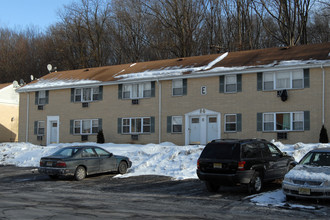 Laurel Manor Apartments in Rockaway, NJ - Building Photo - Building Photo