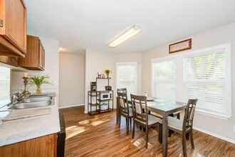 6202 Valley Knight in San Antonio, TX - Building Photo - Building Photo