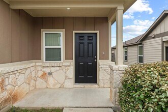 175 Eves Necklace Dr. in Hays, TX - Building Photo - Building Photo