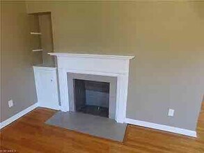 2388 Ashurst Rd-Unit -Upstairs in University Heights, OH - Foto de edificio - Building Photo
