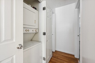 102 E Brookline St, Unit B in Boston, MA - Building Photo - Building Photo