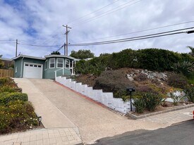 1560 Galveston St in San Diego, CA - Building Photo