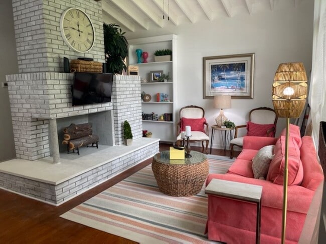 8418 N Gomez Ave in Tampa, FL - Building Photo - Building Photo