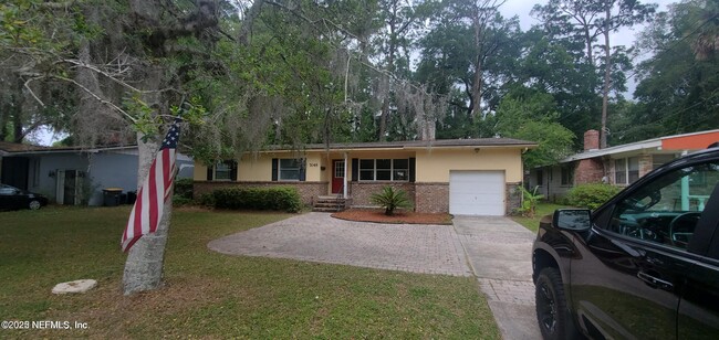 7045 San Jose Blvd in Jacksonville, FL - Building Photo - Building Photo