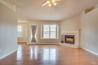 5029 Lantana Dr in Gulf Breeze, FL - Foto de edificio - Building Photo