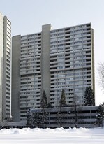 Queen Elizabeth Towers B in Ottawa, ON - Building Photo