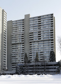 Queen Elizabeth Towers B in Ottawa, ON - Building Photo - Primary Photo