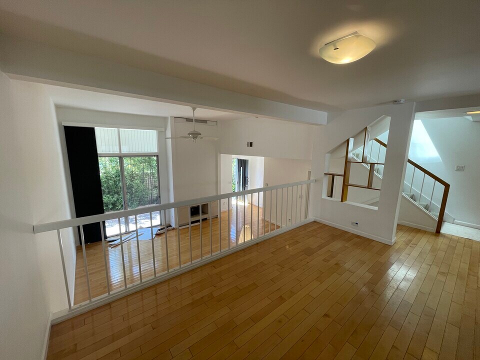 4723 La Villa Marina, Unit D in Marina Del Rey, CA - Building Photo