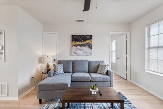 5810 Redstone Dr in Killeen, TX - Foto de edificio - Building Photo