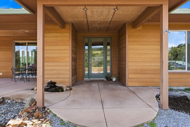 23083 Elk Trail E in Redding, CA - Building Photo - Building Photo