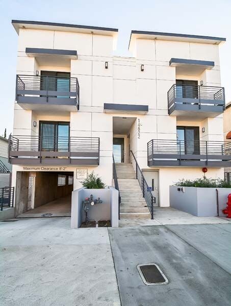 14822 Magnolia Blvd, Unit 101 in Sherman Oaks, CA - Building Photo