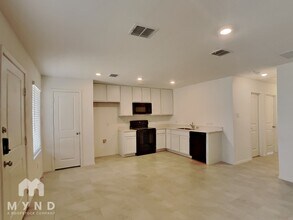 8739 Cottage Crk Dr in Fort Worth, TX - Building Photo - Building Photo