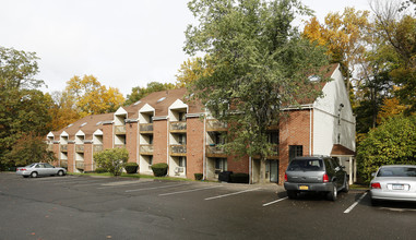 Ridgefield Apartments in Middletown, CT - Building Photo - Building Photo