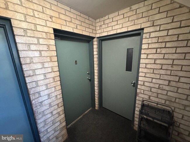 property at 6924 Hanover Pkwy