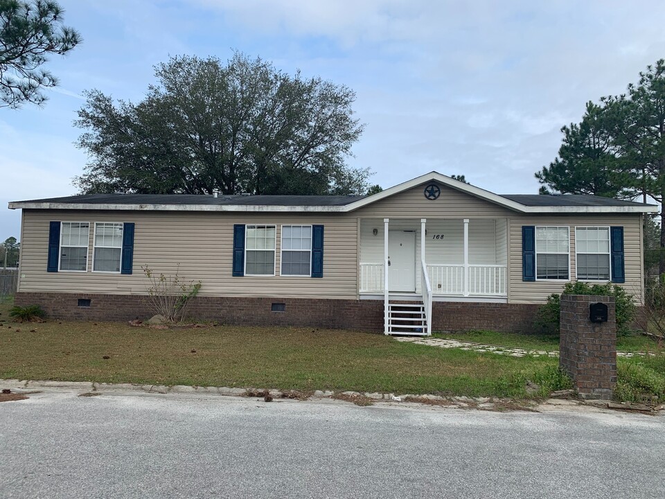 168 Huckaberry Ln in Ludowici, GA - Building Photo