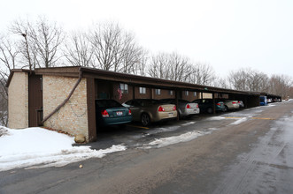 Hillcrest Commons in Niles, OH - Building Photo - Building Photo