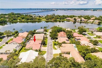 9811 Ensign Ct in Ft. Myers, FL - Building Photo - Building Photo