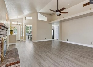 747 Chenin Blanc Dr in Manteca, CA - Building Photo - Building Photo