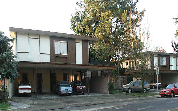 1550 Terrace Way in Santa Rosa, CA - Foto de edificio - Building Photo