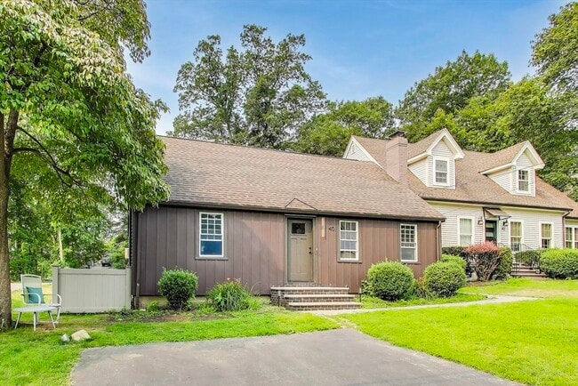 property at 40 Dunster Ln