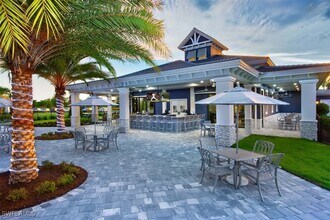17665 Kinzie Ln in Estero, FL - Foto de edificio - Building Photo