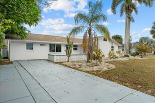 200 San Lorenzo Ave, Unit 2 in North Port, FL - Building Photo