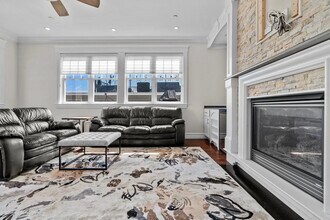 161 Tudor St, Unit 4A in Boston, MA - Foto de edificio - Building Photo